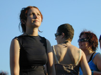 girl watching biftek
